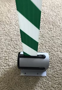 New Tensabarrier Standard Mount Wall, Light grey Chevron Green/White Belt - Picture 1 of 3