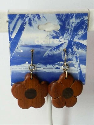 Pendientes de Claire's Madera Perforada Flor Fantasía VENDEDOR DE EE. UU. Foto 1 de 3