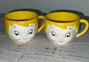 2x Vintage 1970s Campbells Kid Soup Dolly Dingle Plastic Character Face Mug Cups - Picture 1 of 4