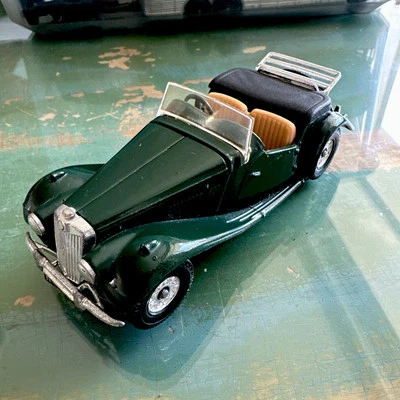 Corgi  MG tf made in GT Britain - Image 1 of 4