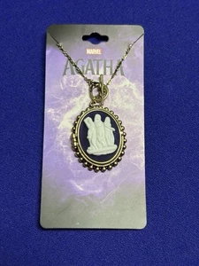 Collana Medaglione Cammeo Replica Conven Harkness Marvel Agatha All Along NUOVA - Foto 1 di 5