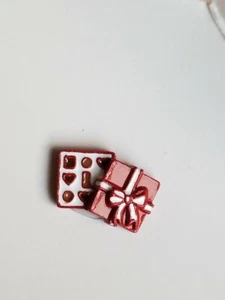 Origami Owl Charm of the Month January 2019, Box of Chocolate Charm - Picture 1 of 4