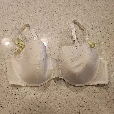 Sujetador Cacique 40DD blanco forrado con aros Foto 1 de 4