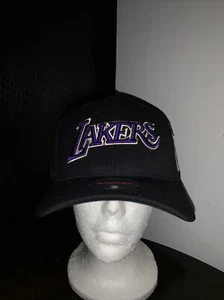 Mitchell & Ness Angeles Lakers Jockey HWC 1995-99 schwarz Druckknopflasche klassisch rot Mütze - Bild 1 von 12