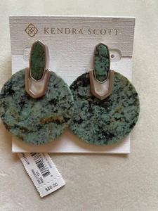 KENDRA SCOTT  EARRINGS  TEAL GREEN AGATE DISC DROP  BRUSHED SILVER  NWT - Picture 1 of 3