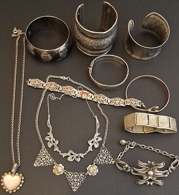 Old Box Of Very Old Jewellery. Possibly Precious.   Unsorted,  Unchecked. • 13.50£