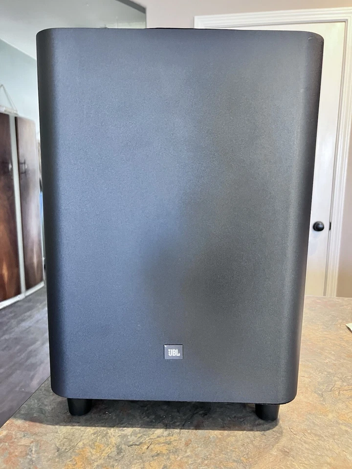 JBLSW 10 剧院低音炮将连接到 JBL 音箱棒“不包括在内” — 第 1/4 张图片