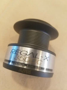 Daiwa Regal-x 3500c Graphitspule Extra Teil Montage NEU - Bild 1 von 3