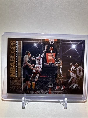 2017-18 Panini NBA Hoops - Lights Camera Action Kawhi Leonard #28 - Image 1 of 2