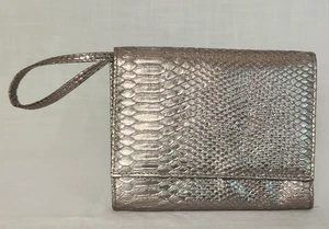 Neiman Marcus Silber Metallic Faux Schlangenleder Clutch Kalbsleder Handtasche Party Event - Bild 1 von 8
