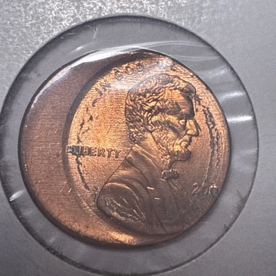 No Date (200x) Partial Date) Lincoln Memorial Cent Mint Error - Off Center BU - Image 1 of 2