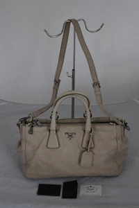 Bolso de Mano Prada Nappa Antiguo Calza Cuero Beige Doble Cremallera Superior con Correa de Hombro - Imagen 1 de 23
