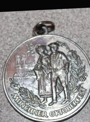 1976 Vintage 1976 Munchner Oktoberfest Metal Charm Medallion - Image 1 of 2