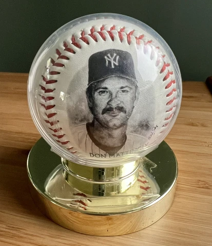 Vintage Yankees Don Mattingly 1996 Burger King  Souvenir baseball - Mint! Fb Cover