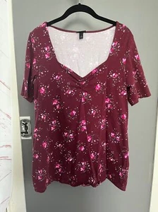 Torrid size 1 dark pink floral blouse shirt - Picture 1 of 3