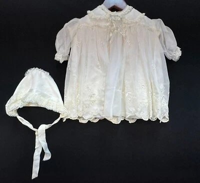 Vestido de bautizo vintage para bebé con capó de encaje bordado superposición transparente blanco Foto 1 de 4