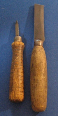 2 ANTIQUE WOODEN HANDLED WOODWORKING TOOLS NEW ENGLAND BARN ESTATE FRESH - Image 1 of 4