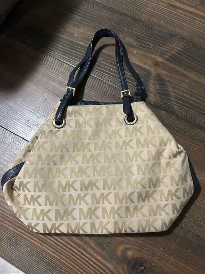 Bolso de Mano Michael Kors Beige Tostado Signature Lona y Cuero Grande Foto 1 de 4