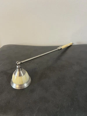 Apagador de velas con cabeza giratoria de hueso de plata y marfil sintético vintage Foto 1 de 4