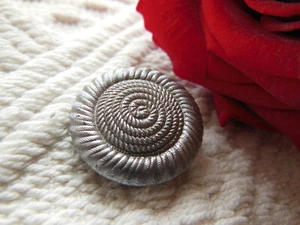 Bouton ancien en verre gris satiné argenté spirale  diamètre 2,2 cm G15A - Picture 1 of 3