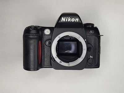 Cuerpo de cámara fotográfica Nikon N80 35 mm ¡EL OBTURADOR DISPARA! Foto 1 de 4