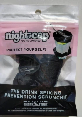 Gorra de noche negra cubierta de bebida accesorio de protección contra el cabello tanque de tiburones Foto 1 de 2