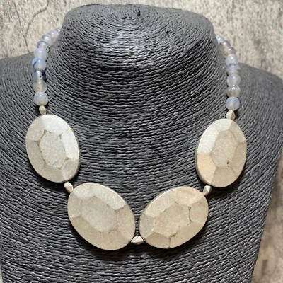 Галечное ожерелье TUTTI & CO искусственно состаренное серебро пластина и кварц заявление коренастый - Изображение 1 из 4