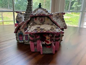 Disney Direct Toontown Minnie Mouse beleuchtetes Haus Weihnachten Feriendorf - Bild 1 von 8