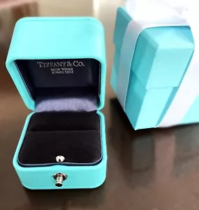 100% Authentic Tiffany & Co Engagement Ring Box + Outer Box+Ribbon - Picture 1 of 6