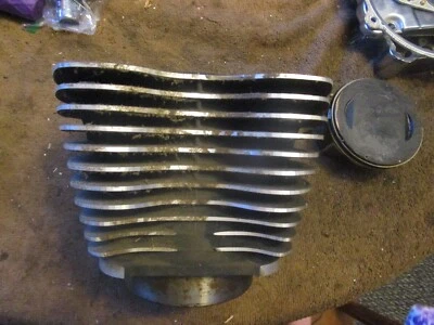 Harley-Davidson Tri Glide 2013 FLHTCUTG motor delantero cilindro pistón jarra barril Foto 1 de 4