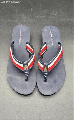 Tommy Hilfiger 女式海军蓝条纹面料人字拖凉鞋 8 码 — 第 1/4 张图片
