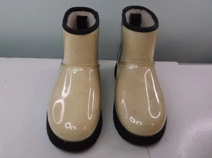 UGG Mujer Clásica Transparente Mini Bota 1113190 Talla 7 EE. UU. Crema Natural Nueva Sin Caja - Imagen 1 de 6