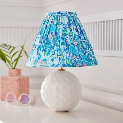 Lámpara de Mesa Lilly Pulitzer 15" Base Azul con Pantalla Estampada - Estilo Costero Foto 1 de 4