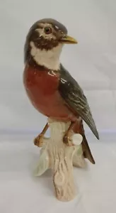 GOEBEL PORCELAIN 1968 BIRD FIGURINE # CV 93 REDBREAST ROBIN SITTING ON A BRANCH - Picture 1 of 7
