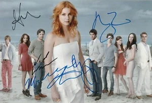 EMILY VANCAMP, MADELEINE STOWE + 3 OTHER CAST AUTOGRAPH'S SIGNED 12X8" PHOTO 55 - Picture 1 of 1