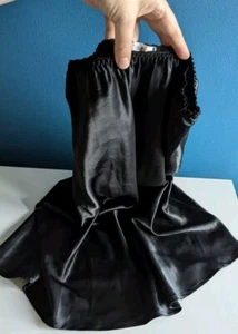 Vintage Calvin Klein Satin Nylon Slip Sz Medium USA MADE 100% Polyester Shiny - Picture 1 of 8