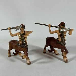 2 PAPO Centauro Guerriero con Lancia Fantasy Mitologia Uomo Figure Cavallo, 2007 - Foto 1 di 11