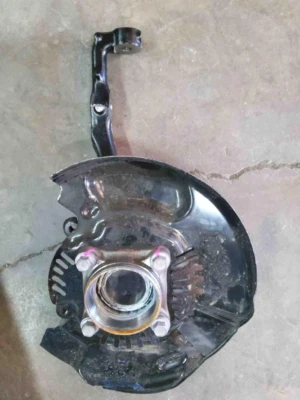 Toyota Tacoma 2005-2023 pasajero husillo delantero derecho nudillo OEM Foto 1 de 4