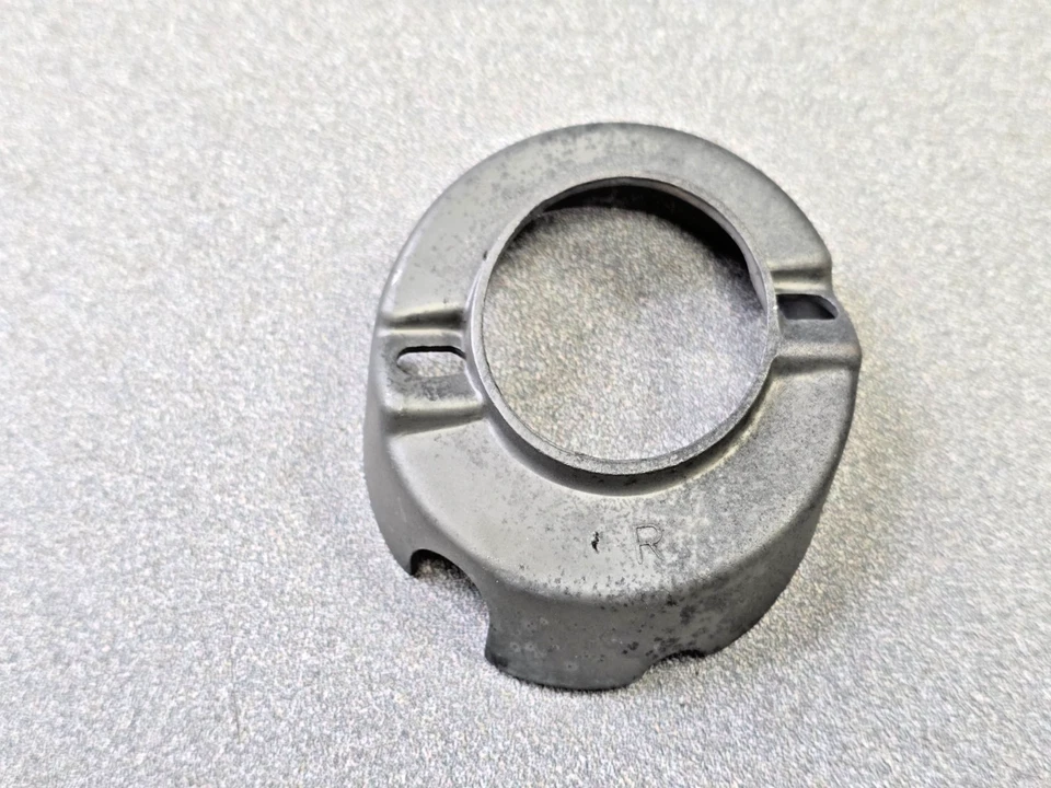 VERY NICE ORIGINAL PORSCHE 356B 356C K13306 TURN SIGNAL MOUNTING BASE RIGHT#1 — 第 1/4 张图片