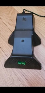Twin Docking Station Venom für Xbox Series X/S & Xbox One *NUR DOCK** - Bild 1 von 5