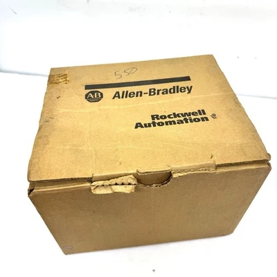 Módulo HMI Allen Bradley 2711-T5A16L1 Panelview 550 Ser B **usado para entrenamiento** Foto 1 de 4