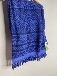 New Vera Bradley Beach Towel Cobalt Blue Aztec Design With Tassles - Picture 1 of 7