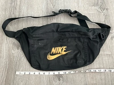 Nike Premium Riñonera (8L) Grande Negra Correa Gruesa Hebilla Fuerte Dorado Swoosh Foto 1 de 4