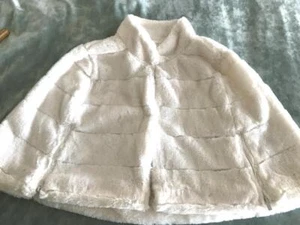 Girl's White Faux Fur Cape ~ BETSEY JOHNSON Fluffy Soft Shrug ~ Size Small - Picture 1 of 8
