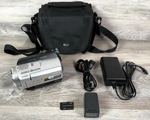 Sony Handycam HDR-SR5 HD 1080i 40GB HDD Video Camera Bundle Excellent - Picture 1 of 23