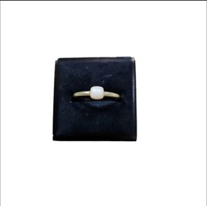Size 6 Gold Toned White Square Enamel Ring
