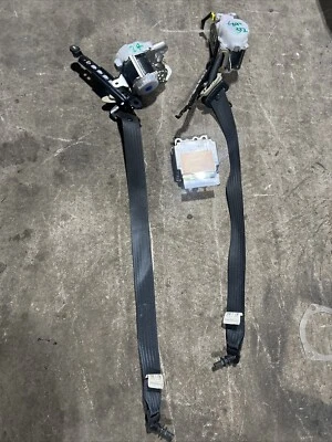 OEM INFINITI G37 Sedán CINTURÓN DE SEGURIDAD UNIDAD MÓDULO DE CONTROL INFORMÁTICO Cinturón de seguridad Foto 1 de 3