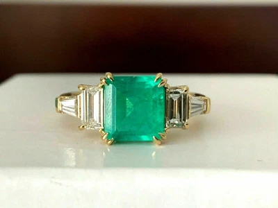 3 Ct Natural Emerald & Diamond Ring 14K Yellow Gold Vintage Halo Cocktail Ring - Image 1 of 3