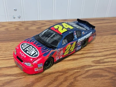 Capuz e porta-malas de abertura de ação READ NASCAR Jeff Gordon #24 DuPont Monte Carlo 2002 - Imagem 1 de 4