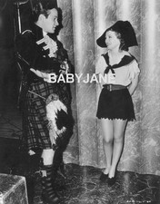 010 RICHARD CARLSON WEARING A KILT W/ JANET GAYNOR YOUNG IN HEART PHOTO